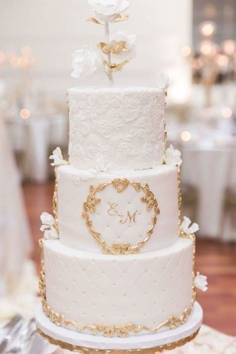 White and Gold wedding cake – 3 tier wedding cake – Gold wedding cakes - Elegant Modern Toronto Wedding 3 Tier Wedding Cake Gold, Quinceanera Food, Nikkah Cake, Wedding Cake 3 Tier, Gold Wedding Cakes, Wedding Cake Gold, Cake 3 Tier, Black Quinoa, White And Gold Wedding Cake