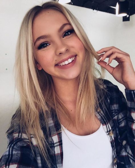 https://www.instagram.com/p/BAdjTvIqFim/?taken-by=jordynjones 15 Year Girl, Jorden Jones, Jordan Jones, Peach Green Tea, Jordyn Jones, Peinados Faciles, Ask Me Anything, Just Girl Things, Instagram Foto