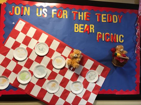 Bear Hunt Display Board, Bear Bulletin Board, Picnic Bulletin Boards, Teddy Bear Picnic Art Preschool, Teddy Bear Picnic Activities Kindergarten, Teddy Bears Picnic Activities, Art Bulletin Boards, Teddy Bear Picnic, Craft Time