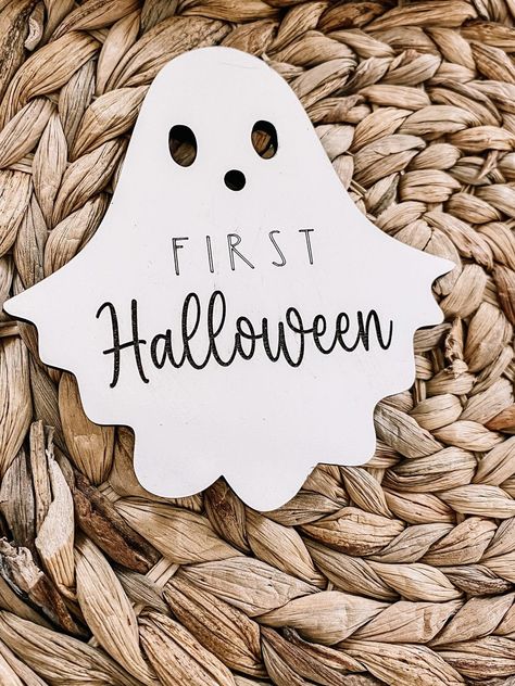 Halloween Photo Props, My First Halloween, Baby First Halloween, Halloween Photo, Prop Making, Halloween Sign, Halloween Photos, First Halloween, Newborn Photoshoot