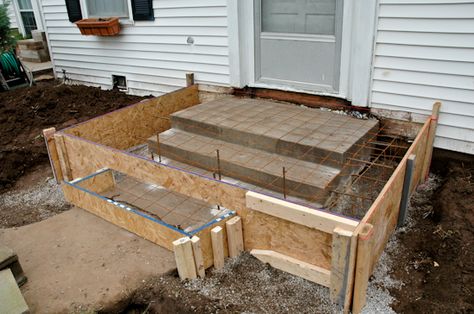 full front porches | Front Porch-Close up Steps ***Repinned by Normoe, the Backyard Guy,(#1 backyardguy on Earth). https://zipdandy.com/backyardguy Small Decks, Concrete Front Steps, Concrete Front Porch, Entry Steps, Cabin Deck, Porch Stairs, Front Porch Steps, Porch Kits, Front Porch Makeover