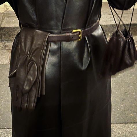 Trench Coat Aesthetic, Coat Aesthetic, Carolyn Bessette, Leather Trench, Espresso Martini, Future Lifestyle, Leather Trench Coat, Brown Aesthetic, Mode Vintage