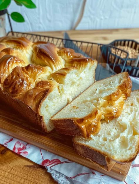 Hey friends! Cottage Cheese Cloud Bread, Cottage Cheese Bread Recipe, Cottage Cheese Bread, Cottage Cheese Dessert Recipes, Classic Pumpkin Pie Recipe, Cottage Cheese Recipes Healthy, Cottage Cheese Desserts, Cheese Bread Recipe, Carnivore Recipes