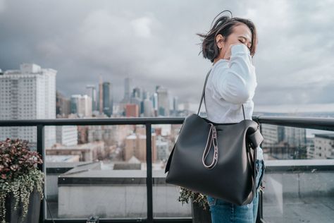 20191208 - Style & Senses - An Trieu - Musubi Acne Midi Bag Jeans White Sweater Belltown Seattle Rooftop Waterfront Muji -29 Acne Musubi, Belltown Seattle, Musubi Bag, Midi Outfit, Aritzia Outfit, Aritzia Coat, Acne Studios Bag, Midi Outfits, Brandy Melville Jeans