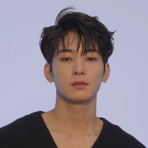 ♡ seventeen svt jeon wonwoo lq icon . . . #svt #wonwoo Futurisme Retro, Vernon Chwe, Won Woo, Going Seventeen, Seventeen Debut, Seventeen Wonwoo, Seventeen Album, Pledis Entertainment, Kpop Groups