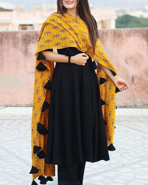 Plain Salwar And Heavy Dupatta Combinations डिजाइनर कपड़े, Heavy Dupatta, Pakistani Dresses Casual, Salwar Kamiz, Kurti Designs Party Wear, Kurta Designs Women, Dress Indian Style, Stylish Dresses For Girls, Pakistani Dress Design