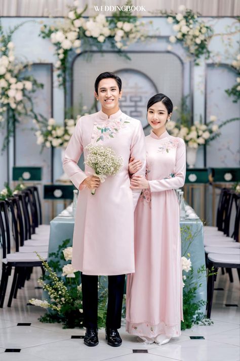 Bridesmaid Ao Dai, Vietnamese Tea, Sakura Wedding, Outdoor Wedding Backdrops, Wedding Portrait Poses, Classy Wedding, Wedding Idea, Happy Wedding, Classy And Fabulous