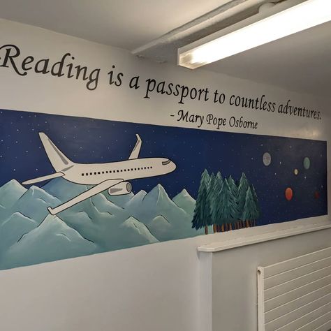 College Wall Painting Ideas, Library Murals High School, Book Murals Wall Art, Library Mural, School Wall Art Ideas, Airport Theme, Library Decorations, Reading Learning, College Walls