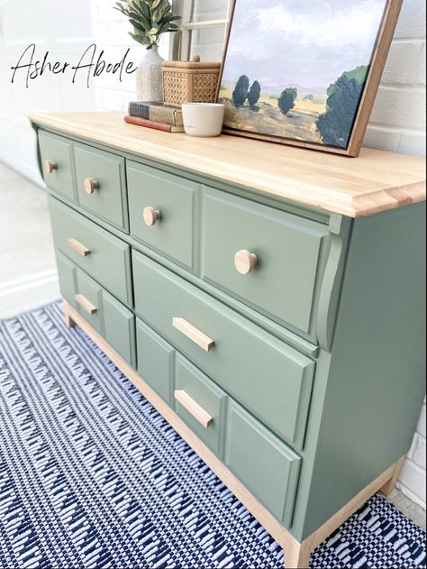 Diy Dresser Makeover Sage Green, Diy Painted Shelf, Green Upcycled Furniture, Diy Green Furniture, Dresser Makeover Green, Dresser Paint Ideas, 6 Drawer Dresser Makeover, Dresser Color Ideas, Painted Dresser Ideas Boho