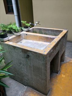 Lavaderos Ideas, Mexican Sink, Outside Sink, Mexican Garden, Garden Sink, House Interior Design Styles, Outdoor Kitchen Plans, Outdoor Sinks, Rustic Bathroom Designs