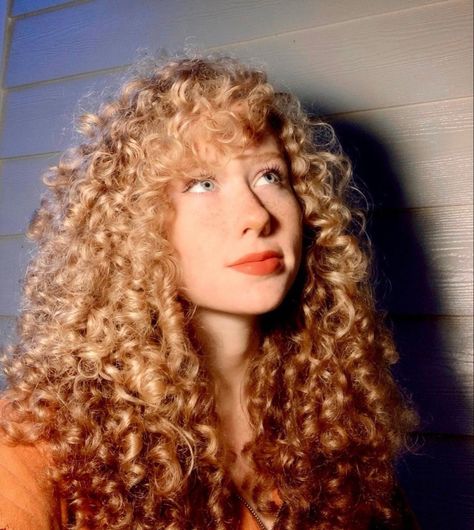 Dyed Curly Hair, Blonde Curly Hair, Haircuts For Curly Hair, Curly Girl Hairstyles, Anime Hair, Strawberry Blonde, Different Hairstyles, Dream Hair, Curly Girl