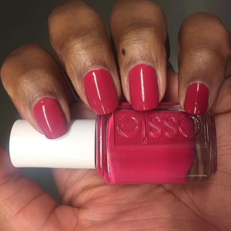 Essie "Ba'ha Moment!" on dark skin. Fuschia nail polish on dark skin. Nails Colors Summer, Dark Skin Nail Polish, Dark Skin Nail Color, Fall Nail Polish Colors, Brown Hands, Nails Design Summer, Inspiration Nails, Natural Nail Designs, Wedding Nails French