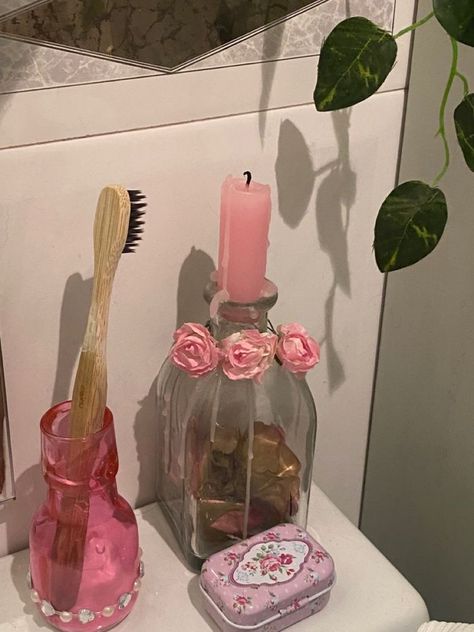 Coquette Roses, Coquette Bathroom, Aphrodite Aesthetic, Crystal Room, Aesthetic Bathroom, Pretty Room, First Apartment, Room Makeover Inspiration, Room Inspiration Bedroom