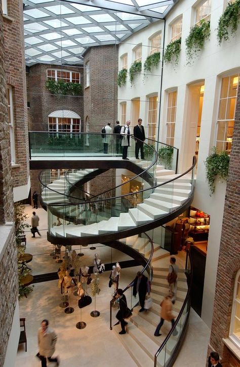 Atrium Design, Beautiful Stairs, Escalier Design, Stairs Architecture, Foster Partners, Norman Foster, Stair Handrail, Spiral Stairs, Modern Staircase