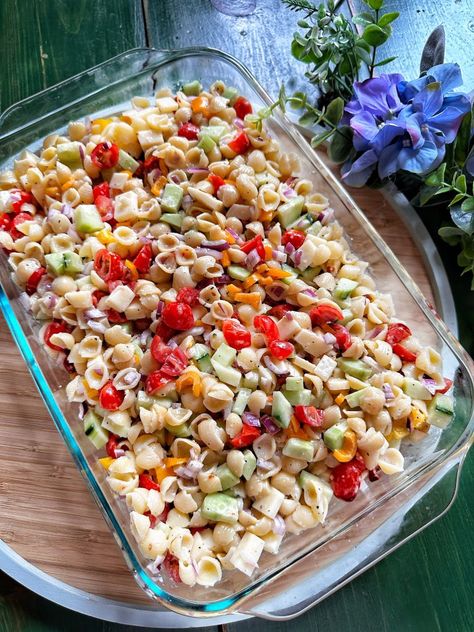 Potluck Party Pasta Salad - The Tipsy Housewife Best Potluck Pasta Salad, Party Pasta Salad, Potluck Pasta Salad, Housewife Recipes, Party Pasta, The Tipsy Housewife, Tipsy Housewife, Potluck Salad, Classic Pasta Salad