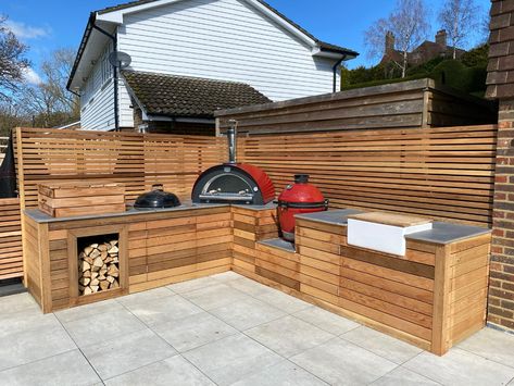 Big Green Egg Outdoor Kitchen, Kitchen Wood Design, Backyard Bbq Pit, Outdoor Bbq Area, Outdoor Barbeque, Outdoor Kitchen Bars, Outdoor Kitchen Plans, Build Outdoor Kitchen, Outdoor Bbq Kitchen