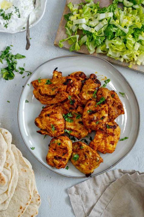 The BEST recipe for homemade Middle Eastern Chicken Shawarma served in a pita with toppings and tzatziki sauce. Chicken Sticks, Middle Eastern Chicken, Mediterranean Diet Recipes Dinners, Chicken Shawarma Recipe, Kid Lunches, Shawarma Recipe, Meal Planning Menus, Mexican Foods, Chicken Meals