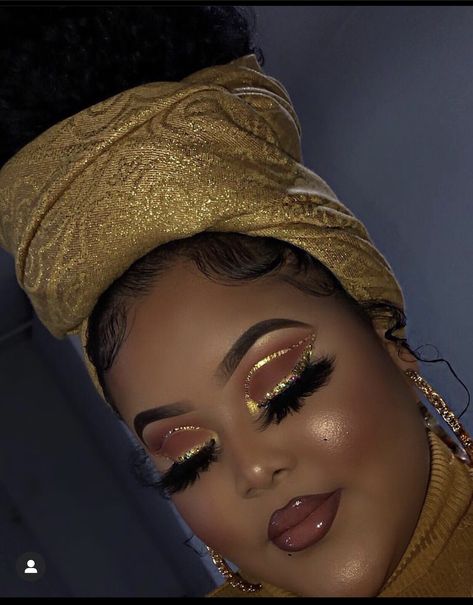 Glam Womens Fashion, Gold Eyeshadow Looks, Birthday Makeup Looks, Gold Makeup Looks, Birthday Makeup, Black Queens, Gold Eyeshadow, Gold Makeup, Black Makeup