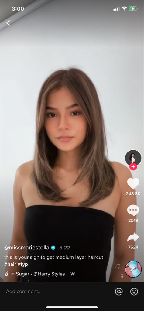 Maris Racal Haircut, Middle Hair Length Hairstyles, Straight Hair Mid Length Haircut, Thinned Out Haircut, Soft Layers Mid Length Hair, Middle Length Haircut Straight, Mid Length Hair With Front Layers, Straightened Hair With Layers, Middle Layered Haircut