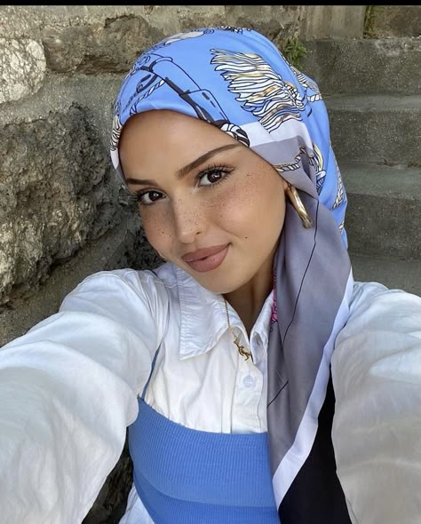 Christian Veiling, Style Hijab Simple, Hijab Fits, Modest Girly Outfits, Abaya Fashion Dubai, Hijab Fashion Summer, Hijab Ideas, Hijabi Fits, Colour Combinations Fashion