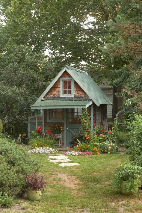 Cottage Core House, Cottage Aesthetic, Cottage Exterior, Cottage In The Woods, Dream Cottage, Small Cottage, Wedding Vintage, Bloxburg House Ideas, Cabins And Cottages