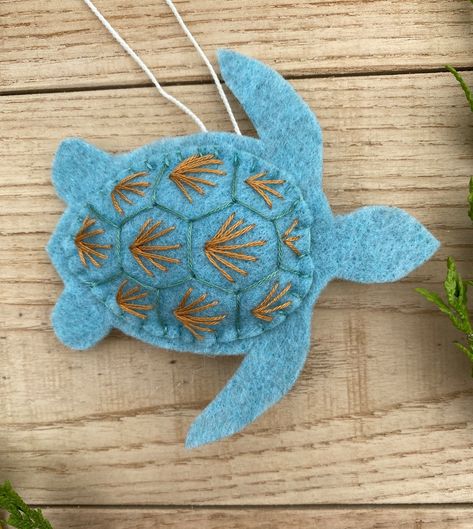 Felt Sea Turtle Pattern, Felt Sea Shells, Turtle Felt Pattern, Felt Turtle Pattern, Felt Sea Turtle, Diy Felt Ornaments, Sea Turtle Christmas, Felt Turtle, Embroidered Turtle