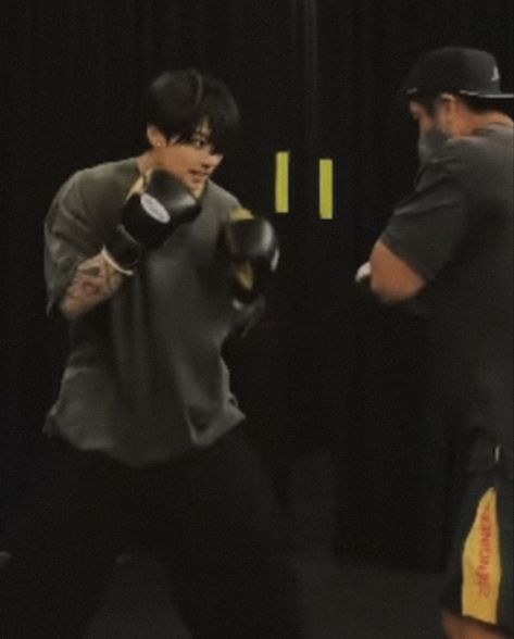 Jungkook Boxing Wallpaper, Jungkook Holding Paper, Boxer Jungkook, Jungkook Boxing Aesthetic, Jungkook Boxing, Jungkook Boyfriend Pics, Kpop Hair Color, Creepy Guy, Kpop Hair