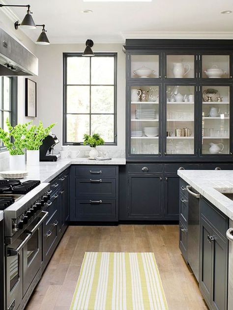 Classic black and white kitchen: http://www.stylemepretty.com/living/2015/01/23/20-gorgeous-non-white-kitchens/ Kitchen With Black Cabinets, Dapur Moden, Model Dapur, Серая Кухня, Kabinet Dapur, Herringbone Backsplash, Grey Kitchens, Black Cabinets, Grey Kitchen