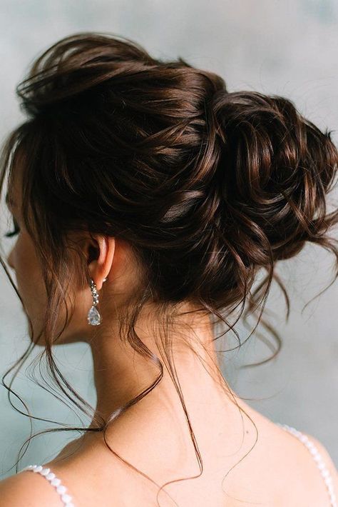 30 Prettiest Bohemian Wedding Hairstyles ❤ bohemian wedding hairstyles curly high bun on ark hair with loose curls sasha_esenina #weddingforward #wedding #bride #weddinghairstyles #bohemianweddinghairstyles Top Bun Wedding Hairstyles, Bride Hair Updo Loose, High Bun Bridal Hair With Veil, High Updos For Medium Length Hair, Bridal Hair High Bun, Curly High Bun, Bohemian Wedding Hairstyles, Wedding Hairstyles Curly, Hairstyles Bohemian