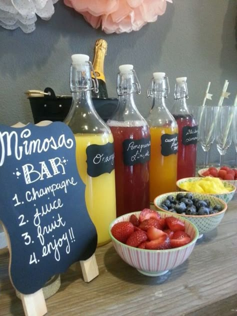 Mimosa By The Gallon, Brunch Set Up Ideas Outside, Drink Corner Party, Mini Bar For Party, Breakfast Bar Set Up, 29th Birthday Brunch Party Ideas, 64th Birthday Ideas Mom, Drinks Set Up For Party, Mix And Mingle Party Ideas