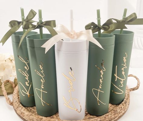 Braidmaids Gifts, Dark Green Bachelorette Party, Green Bridesmaid Proposal Box Ideas, Bachelorette Party Ideas Green, Sage Bachelorette Party, Bridesmaid Tumblers, Sage Green Bridal Party, Bridesmaid Proposal Diy, Bridesmaid Groomsmen Gifts