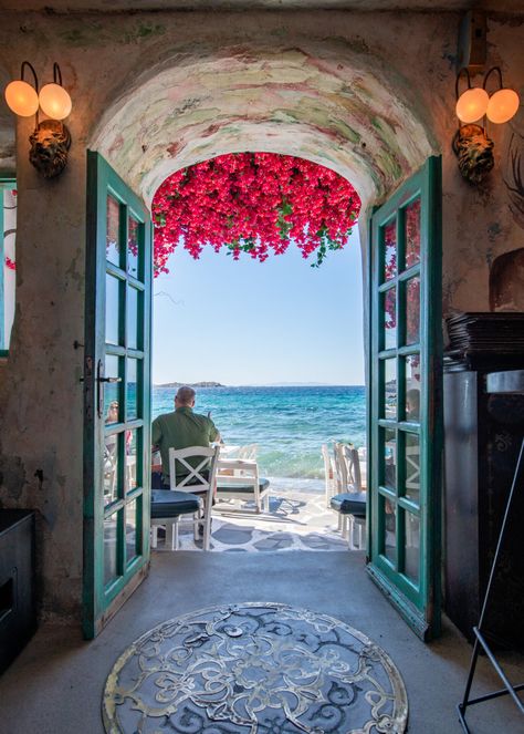 Coolest restaurants and Instagrammable bars in Mykonos Mykonos Travel, Mykonos Greece Photography, Mykonos Honeymoon, Mykonos Photo Ideas, Greece Mykonos, Greece Photos, Mykonos Aesthetic, Mykonos Greece Aesthetic, Greek Summer