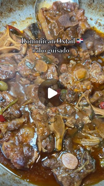 Cooking With Gi on Instagram: "Rabo guisado Dominicano 🇩🇴

Dominican oxtail 🇩🇴 and Jamaican oxtail 🇯🇲 are the best ones 🤤

Oxtail is expensive but it’s so good 😍

Here I show you how my mom prepares hers which doesn’t require for you to marinate overnight. 

Ingredients:

- Oxtail 
- Purple onion
- Cubanelle pepper 
- Red bell pepper 
- Orange bell pepper (or any color)
- Culantro 
- Cilantro 
- Celery 
- Garlic 
- Oregano 
- Tomato paste 
- Bouillon cube 
- Olives 
- Worcestershire sauce
- Chili flakes 
- Adobo 
- Salt 
- Black pepper 

First clean your oxtail by removing some of the excess fat and rising it with vinegar, lime, and water. Then season it with adobo, salt, and black pepper. In a hot pot add some oil and sugar. Let the sugar caramelize and add the oxtail. Don’t move Dominican Oxtail Recipe, Dominican Oxtail, Jamaican Oxtail, Cubanelle Pepper, Orange Bell Pepper, Oxtail Recipes, Boiled Food, Dominican Food, Purple Onion