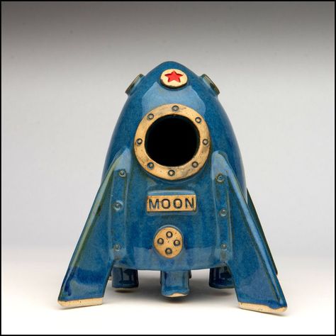 Rocket sculpture ceramic Atomic Space Age, Retro Rocket, Sculpture Ceramic, Mid Century Mod, Vinyl Toys, Robot Art, Sculpture Clay, Clay Sculpture, Clay Ceramics