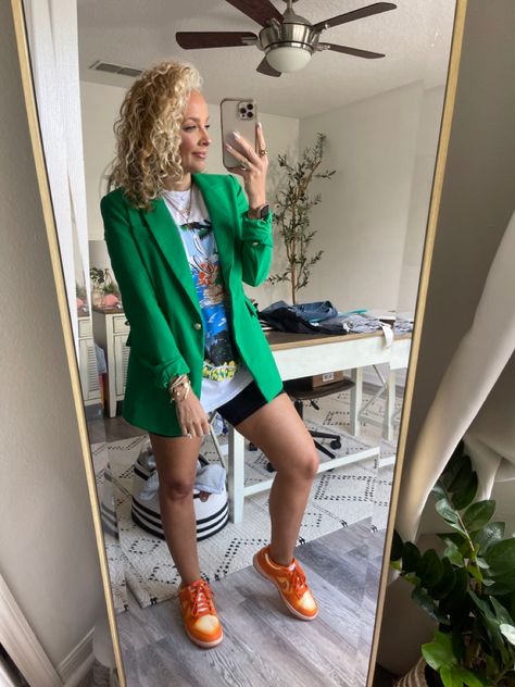 Graphic Tee And Sneakers Outfit, Biker Shorts And Blazer Outfit, Blazer And Tennis Shoes Outfit, Blazer Sneakers Outfit Women, Blazer Tshirt Outfits For Women, Graphic Tee And Blazer Outfits, Blazer Biker Shorts Outfit, Blazer And Graphic Tee Outfit, Tshirt And Skirt Outfit Casual