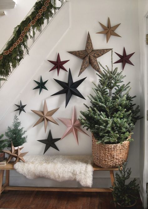 Learn how to make these easy 3D paper stars! Just a few supplies needed and you can have beautiful paper stars to decorate with in a few minutes! #diy #crafts #paperstars 3d Paper Stars, 3d Paper Star, Outdoor Christmas Planters, Church Christmas Decorations, Paper Christmas Decorations, Paper Christmas Ornaments, Homemade Christmas Decorations, Modern Christmas Decor, Star Diy