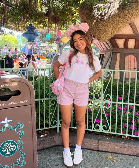 Disney Socks Outfit, Disney Parks Outfits Summer, Disney World December Outfits, Disney World Fits, Disney World Outfits Women, Disney Outfits Women Summer, Disneyland 2024, Disney Parks Outfits, Disney Movie Collection