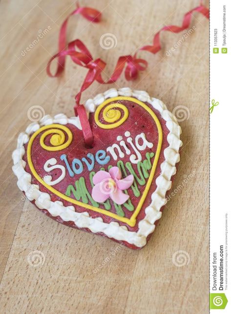 Slovenian Recipes, Gingerbread Heart, Christmas Folk Art, Family Baking, Heart Cookies, Holiday Baking, Slovenia, Baked Goods, Folk Art