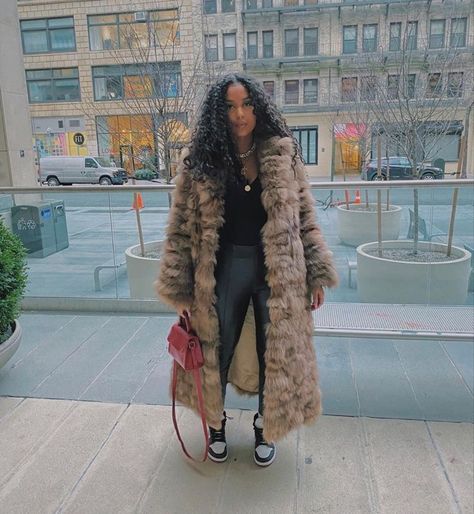 Baddie Outfits For School, New York Outfits, Looks Black, Streetwear Fashion Women, Baddie Outfits, Winter Fashion Outfits, Fall Winter Outfits, Fashion Killa, Look Fashion