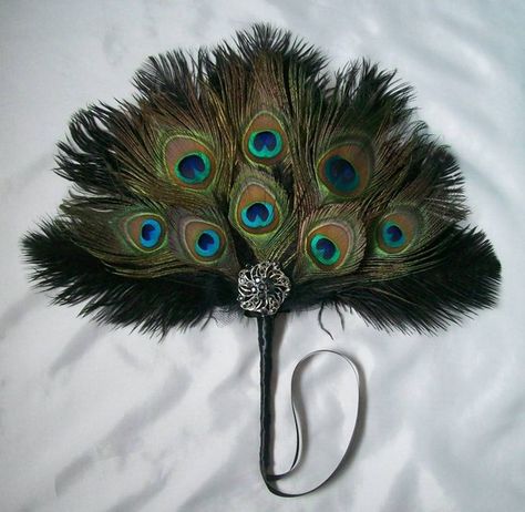 Burlesque Wedding, Peacock Feather Fan, Peacock Fan, Fancy Dress Ball, Hand Fans For Wedding, Gothic Bride, Diva Design, Wedding Hands, Feather Fan