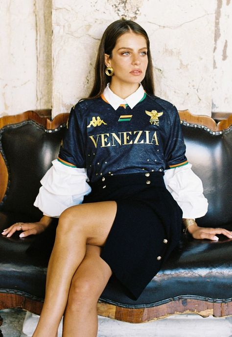 Kappa Launch Venezia 21/22 Home Shirt - SoccerBible Outfits Con Camisa, Football Jersey Outfit, Vintage Football Shirts, Football Fashion, Rock Outfit, Jersey Outfit, Looks Street Style, Football Outfits, Vintage Football