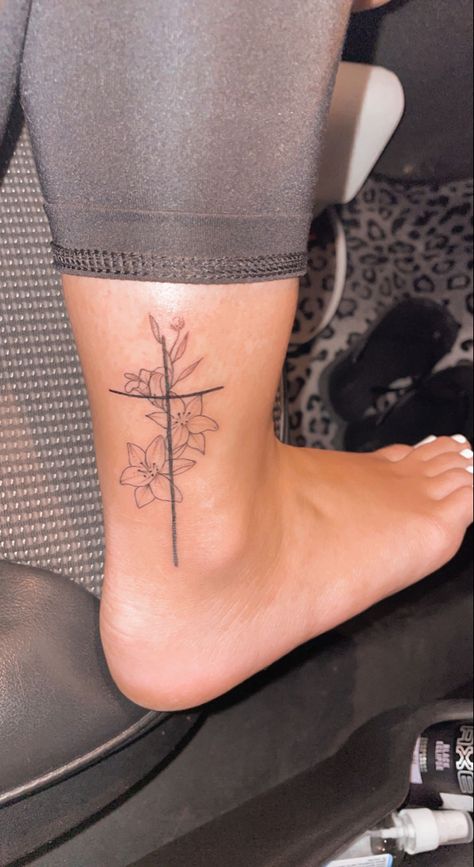 Three Crosses Tattoo Women, Tattoo Ideas For Women Unique Arm, Tattoo Ideas With Cross, Cross On Ribs Tattoo For Women, Crosses With Flowers Tattoo, Back Tattoo Women Spine Cross, Cross Tattoo On Finger For Women, Austin Tattoo Name, Cheap Tattoos For Women