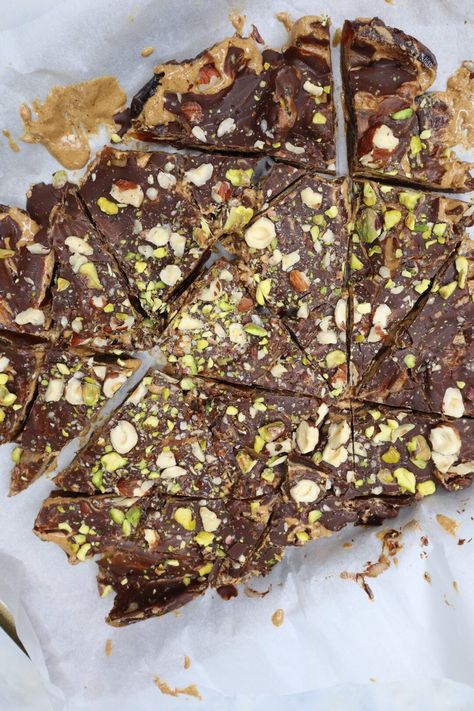 Protein Date Bark - Cooking Katie Lady Quick And Easy Sweet Treats, Healthy High Protein Snacks, Healthy No Bake, Healthy Candy, Protein Oatmeal, Healthy Protein Snacks, Nutrition Labels, Healthy Protein, Chocolate Protein