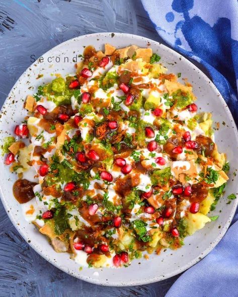 Falhari dahi papdi chaat Fried Shredded Potatoes, Dahi Papdi Chaat, Easy Corn Recipes, Vegetarian Starters, Deep Fry, Dried Mangoes, Dinner Recipes Easy Quick, Recipe Steps, Dinner Recipes For Kids