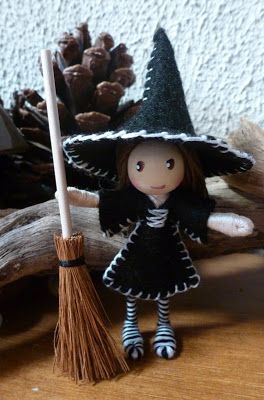 Autumn Fairies, Enchanted Tree, Dolls Diy, Autumn Fairy, Adornos Halloween, Bendy Doll, Clothespin Dolls, Witch Doll, Pin Doll