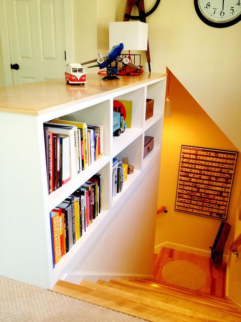 Great example of bookcase built into split-level entry. Bookcase Stairs, Top Of Stairs, Attic Office, Split Foyer, Stairway Design, Attic Spaces, Ideas Hogar, Attic Rooms, House Stairs