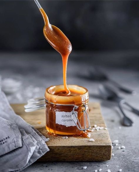 مربى الفراولة, Butterscotch Sauce, Caramel Recipes Sauce, Salted Caramel Sauce, Homemade Caramel, Refined Sugar Free, Caramel Sauce, Refined Sugar, 4 Ingredients