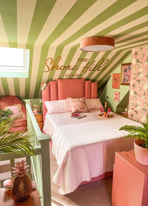 Pink and green. Palm leaf. Stripes. Beverly Hills hotel vibe. Bedroom. Beverly Hills Hotel Interior, Pink And Green Dressing Room, Pink And Green Room, Bedroom Colour Schemes Green, Green Bedroom Colors, Botanical Bedroom, Hotel Style Bedroom, Beverly Hills Hotel, Pink Bedroom