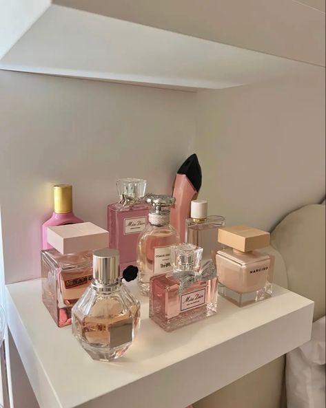 #perfume #fashion #aesthetic Koleksi Parfum, Dream Vanity, Room Organisation, Fragrances Perfume Woman, Pink Perfume, Vanity Decor, Perfume Scents, Perfume Lover, Luxury Perfume