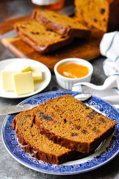 Boston Brown Bread Recipe, Cheese For Breakfast, Boston Brown Bread, Molasses Bread, Brown Bread Recipe, Graham Flour, Pumpkin Recipes Easy, Winter Cooking, No Coffee